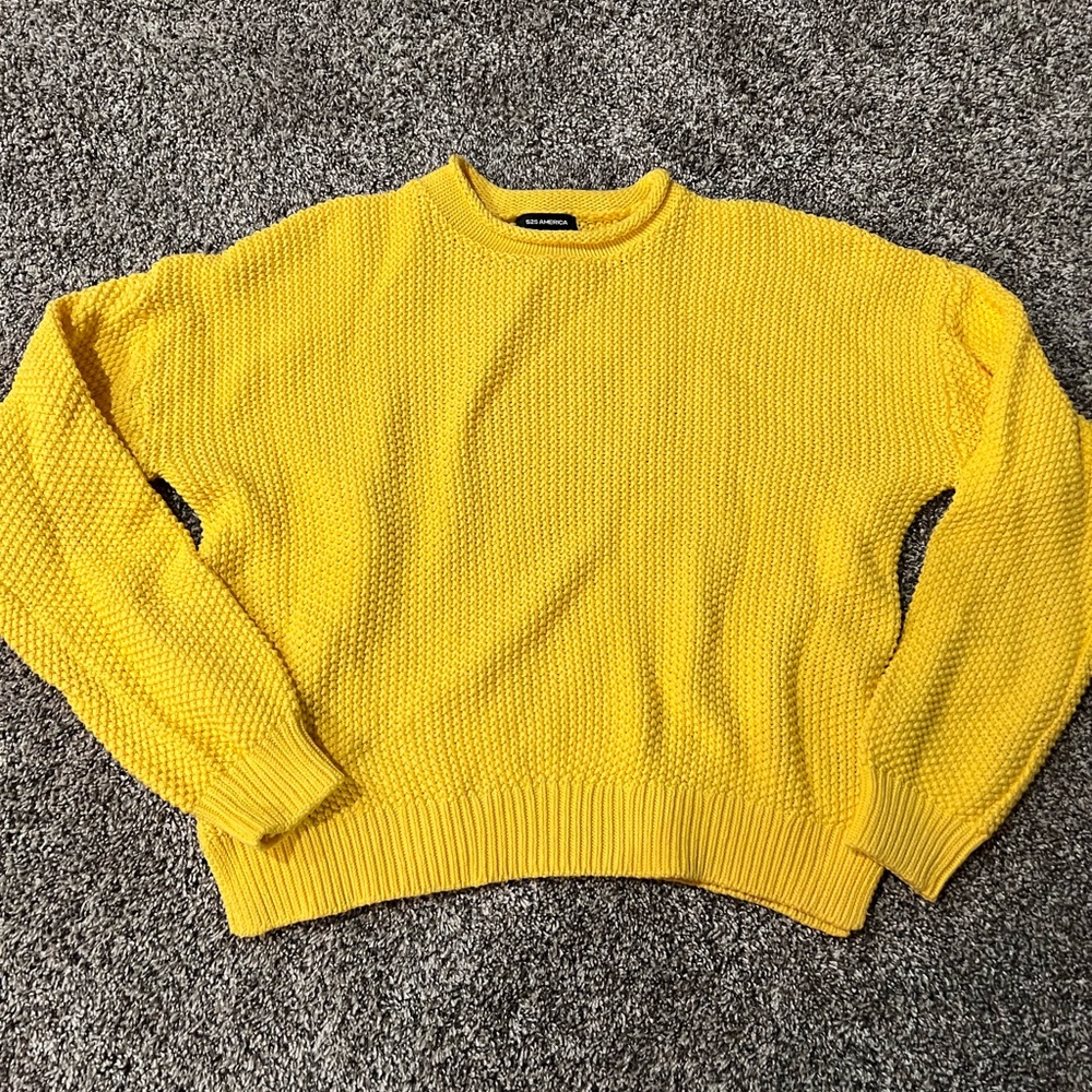 Excellent condition sunny yellow knit 525 America sweater